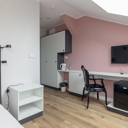 Ae Hostel Nowy Swiat ワルシャワ エクステリア 写真