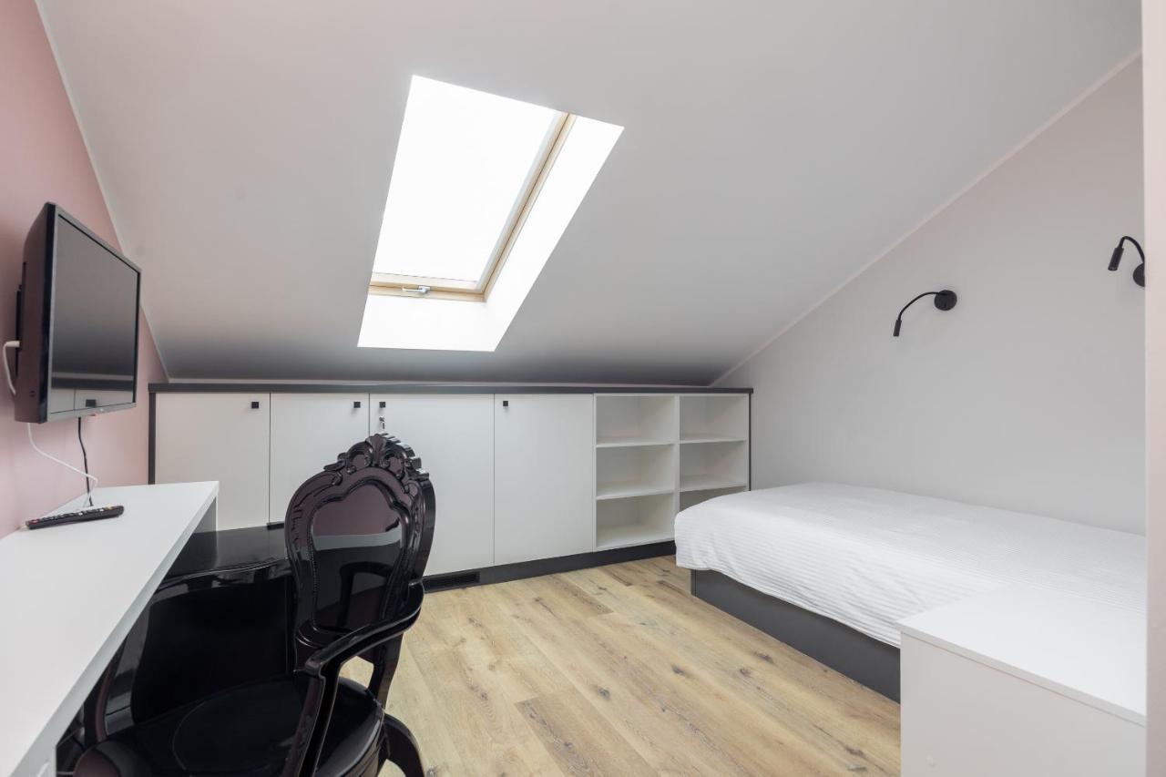 Ae Hostel Nowy Swiat ワルシャワ エクステリア 写真