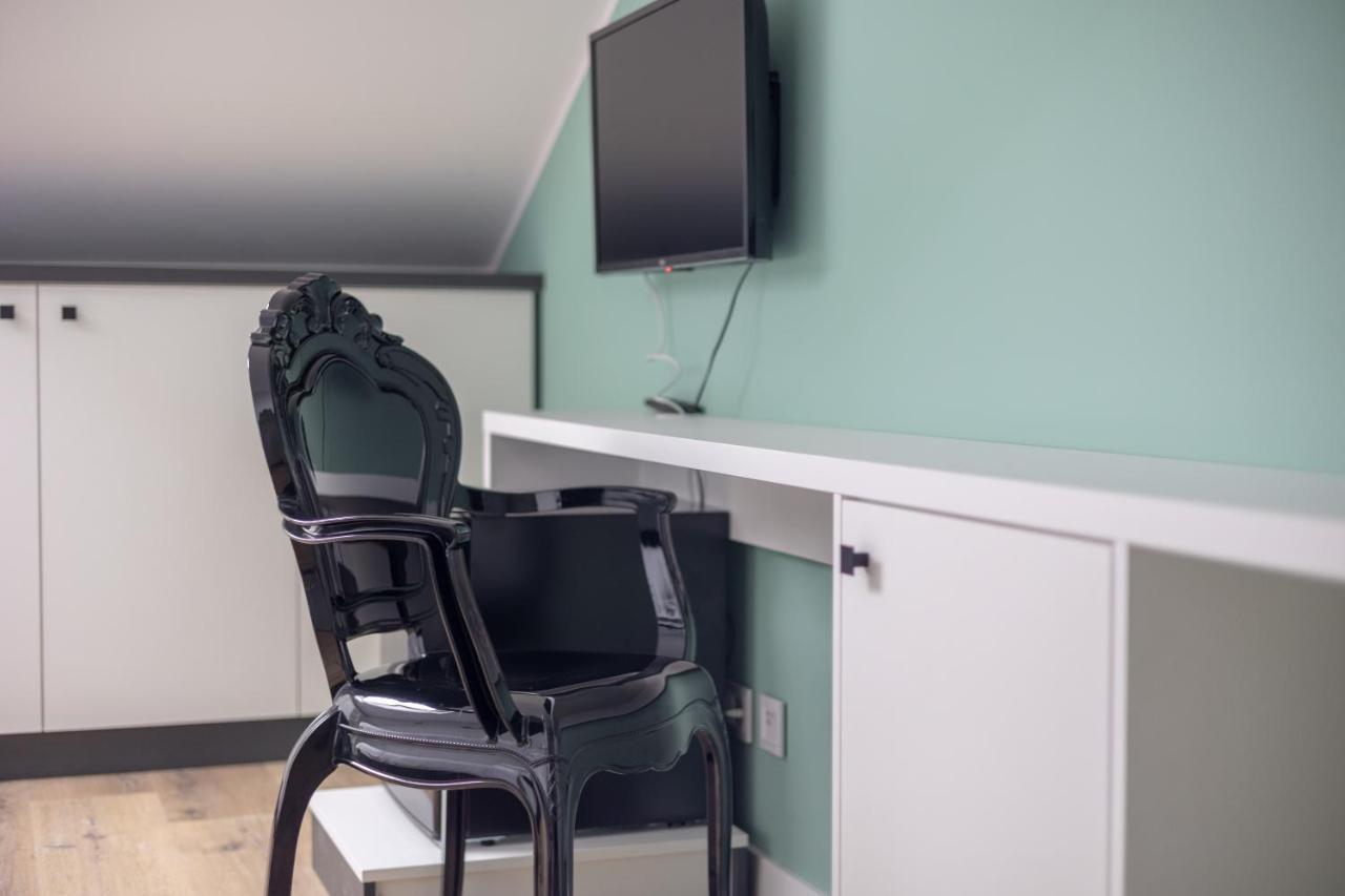 Ae Hostel Nowy Swiat ワルシャワ エクステリア 写真